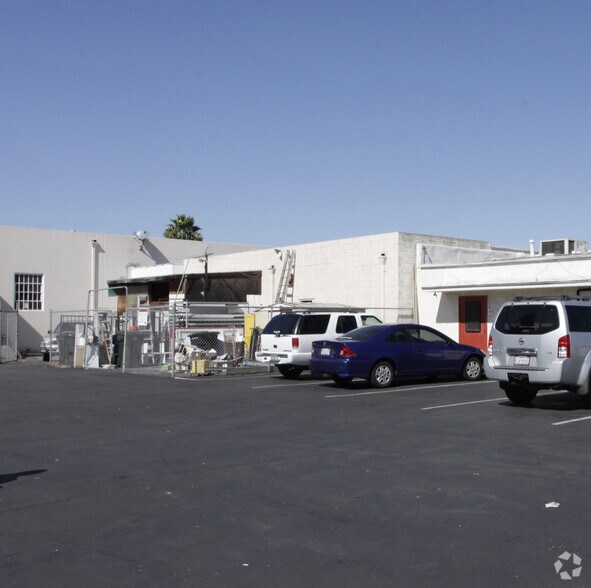10652 Garden Grove Blvd, Garden Grove, CA à louer - Photo de l’immeuble – Image 2 sur 4