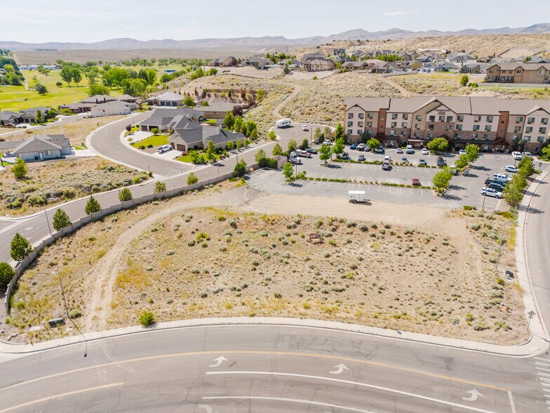 2215 Ruby Vista Dr, Elko, NV à vendre - Photo de l’immeuble – Image 1 sur 21