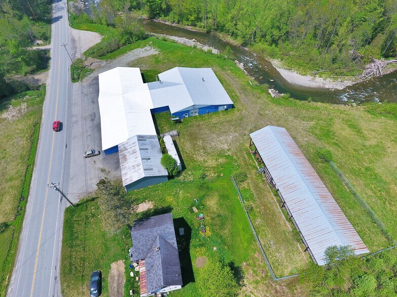 303 Willoughby Ave, Orleans, VT à vendre - Photo de l’immeuble – Image 3 sur 22