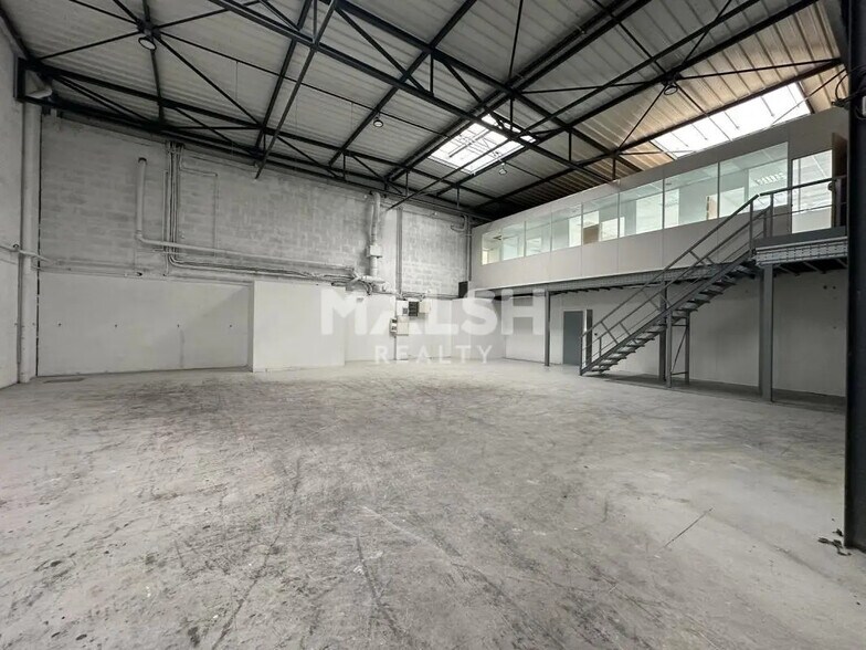 Bureau dans Saint-Priest à louer - Photo intérieure – Image 3 sur 9