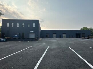 Plus de détails pour 2811 Old Lee Hwy, Merrifield, VA - Industriel/Logistique à louer