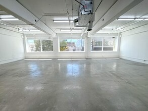 305 E 9th St, Los Angeles, CA à louer Photo intérieure– Image 2 sur 7