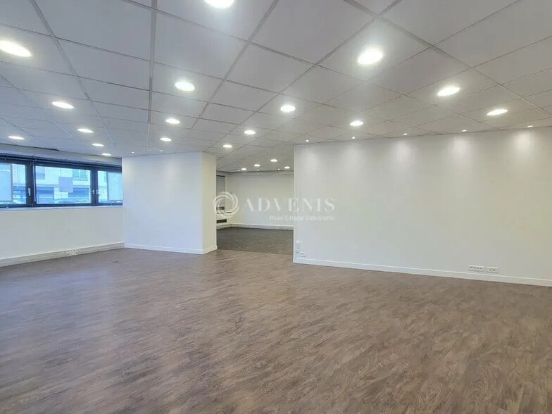 Local commercial dans La Garenne-Colombes à louer - Photo intérieure – Image 3 sur 7