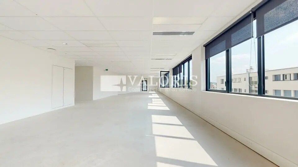 Bureau dans Tassin-la-Demi-Lune à vendre - Photo de l’immeuble – Image 3 sur 16