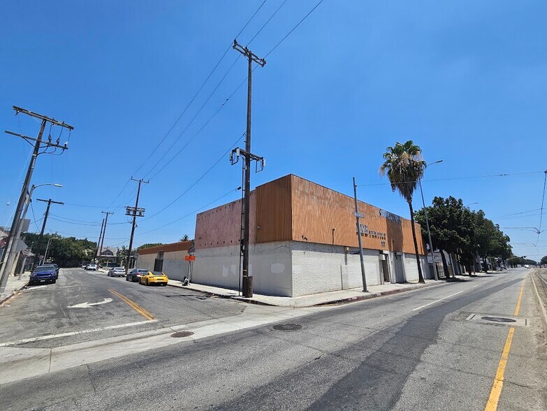 777 E Washington Blvd, Los Angeles, CA à louer - Photo de l’immeuble – Image 3 sur 23