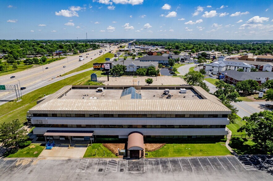 3218 S 79th East Ave, Tulsa, OK à vendre - Photo de l’immeuble – Image 3 sur 11