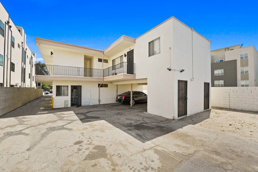 11763 Hamlin St, North Hollywood, CA à vendre - Photo de l’immeuble – Image 2 sur 7
