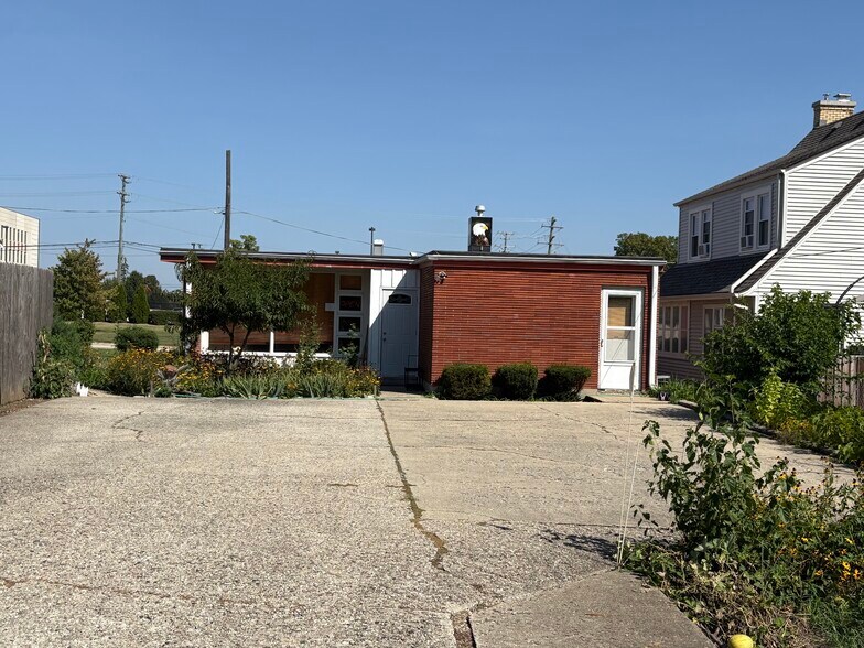 220 E State St, Sycamore, IL à vendre - Photo de l’immeuble – Image 2 sur 11