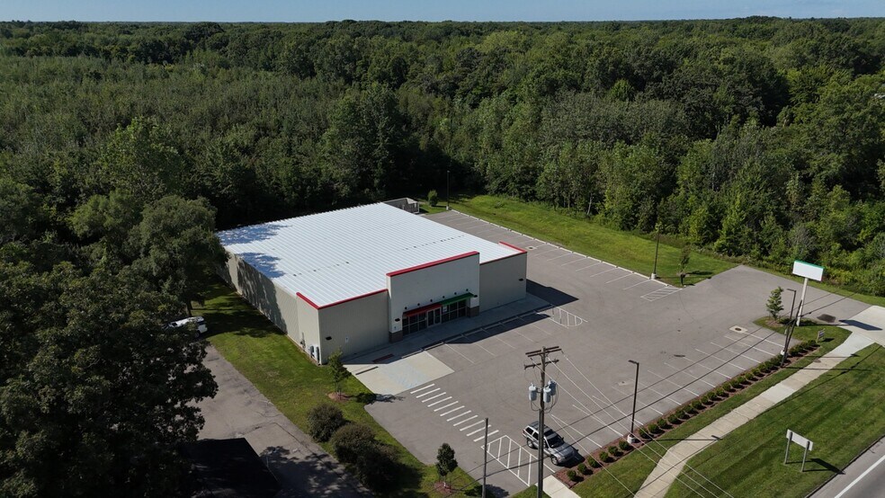 10245 W Vienna Rd, Montrose, MI à vendre - Photo de l’immeuble – Image 2 sur 22