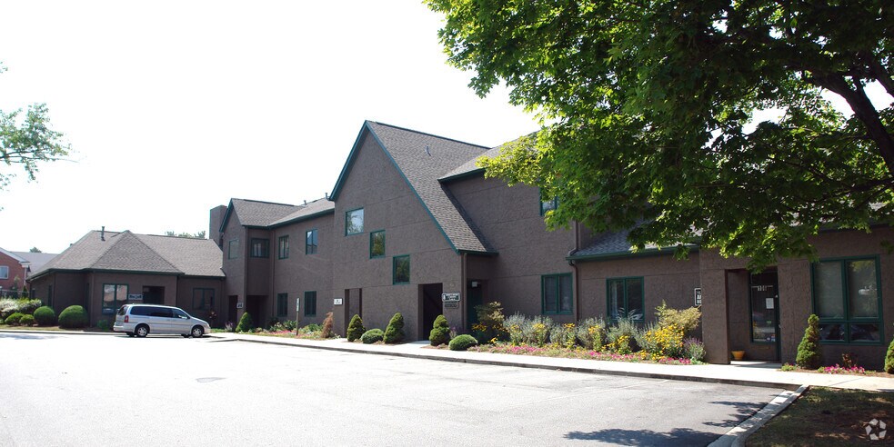 932 Hendersonville Rd, Asheville, NC à louer - Photo principale – Image 1 sur 2