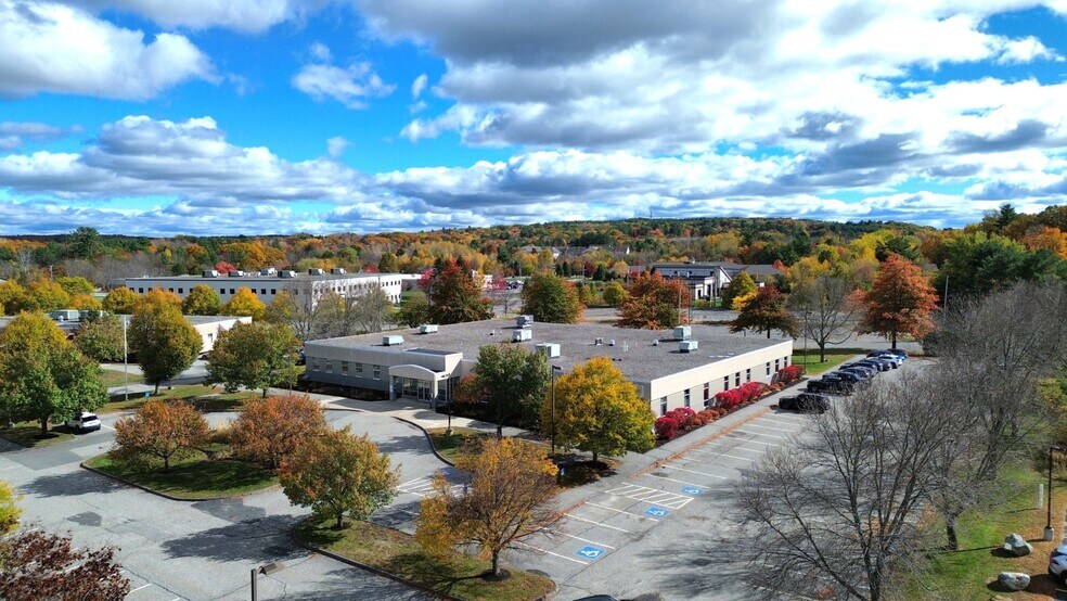 5 Mollison Way, Lewiston, ME à louer - Photo de l’immeuble – Image 3 sur 9