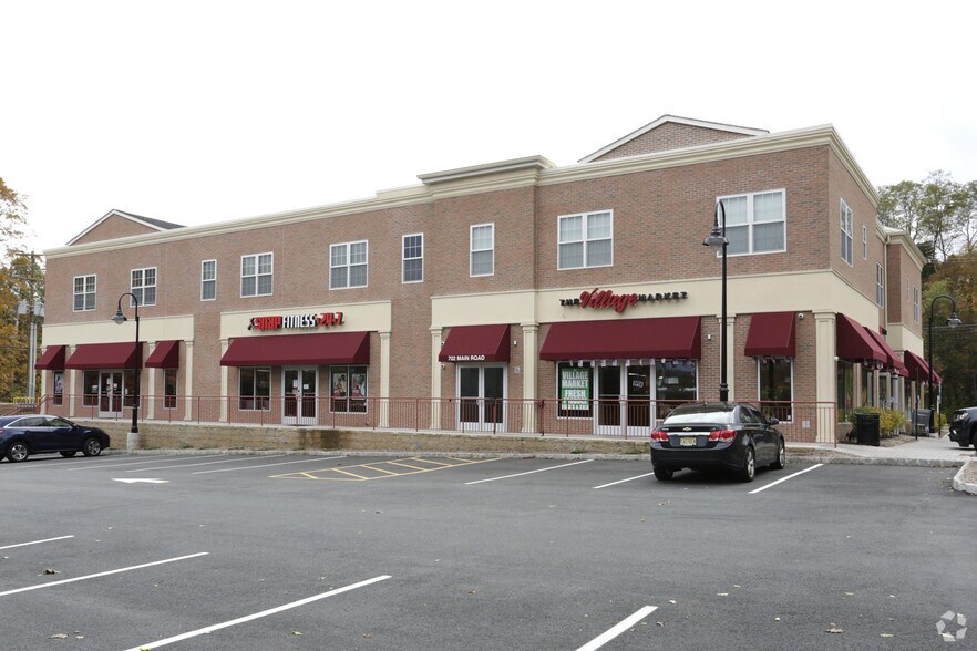 702 Main Rd, Towaco, NJ à louer - Photo principale – Image 1 sur 7