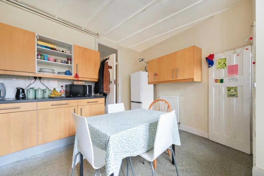5 The Quadrant, Epsom à vendre - Photo de l’immeuble – Image 2 sur 15