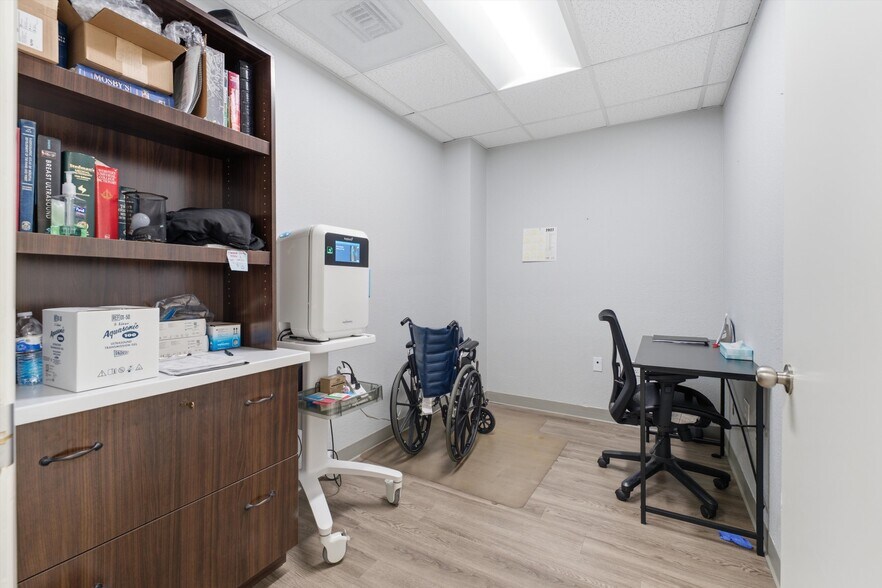 44725 10th St W, Lancaster, CA à vendre - Photo de l’immeuble – Image 3 sur 60