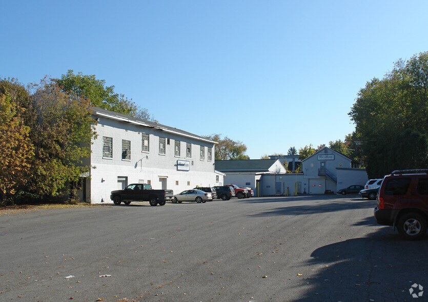 31 Faass Ave, Utica, NY à louer - Photo de l’immeuble – Image 3 sur 3
