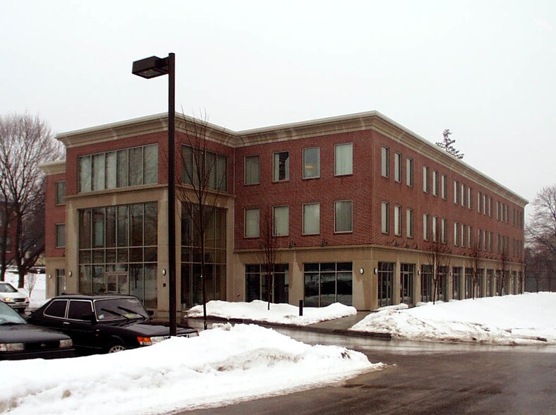 77 Main St, Hopkinton, MA à louer - Photo de l’immeuble – Image 3 sur 8