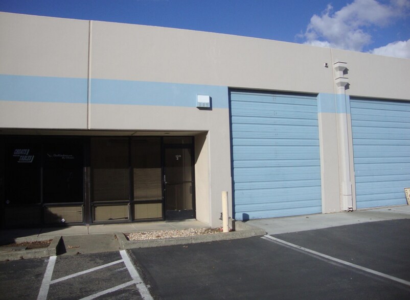 2519 W Winton Ave, Hayward, CA à vendre - Photo de l’immeuble – Image 2 sur 2