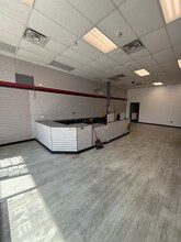 2500 W North Ave, Chicago, IL à louer Photo de l’immeuble– Image 2 sur 2