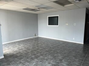 10646 Gulfdale St, San Antonio, TX à louer Photo intérieure– Image 2 sur 6