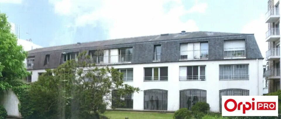 Bureau dans Saint-Brieuc à vendre - Photo de l’immeuble – Image 1 sur 5