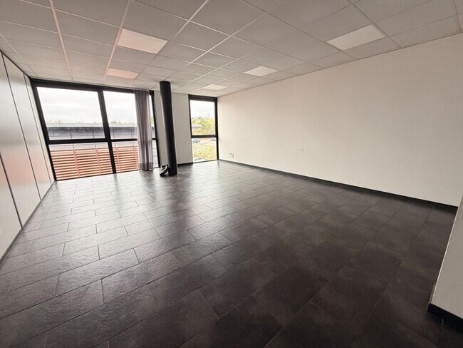 Plus de détails pour Bureau à vendre