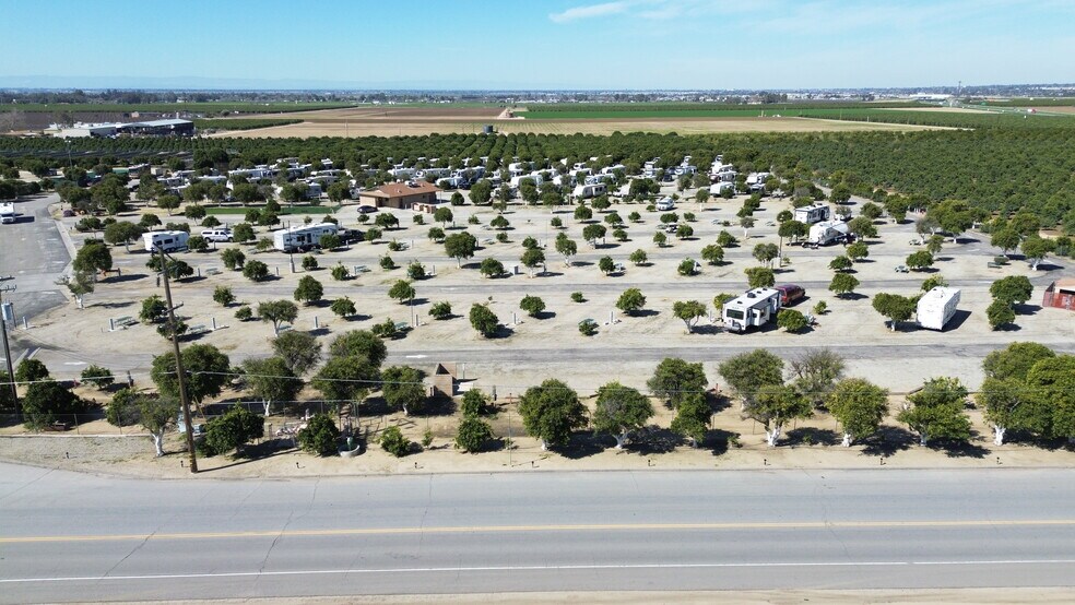 1452 S Edison Rd, Bakersfield, CA à vendre - Photo de l’immeuble – Image 1 sur 28