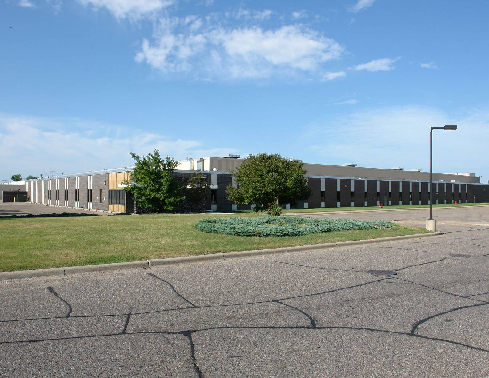 5501 W Old Shakopee Rd, Bloomington, MN à louer Photo de l’immeuble– Image 1 sur 3