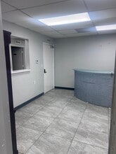 5190 NW 167th St, Miami Lakes, FL à louer Photo intérieure– Image 2 sur 13