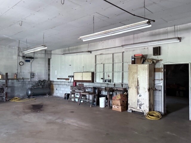 438 Peek St, Schenectady, NY à louer - Photo de l’immeuble – Image 3 sur 4