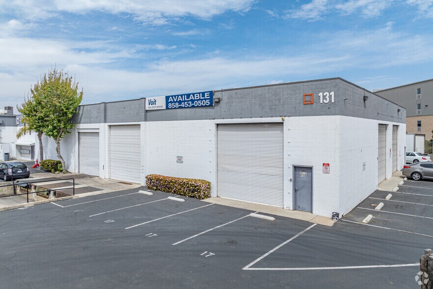 131 W 33rd St, National City, CA à louer - Photo de l’immeuble – Image 1 sur 7
