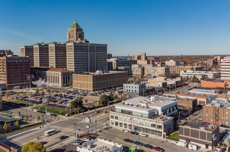6402-6418 Woodward Ave, Detroit, MI à louer - Photo de l’immeuble – Image 2 sur 8