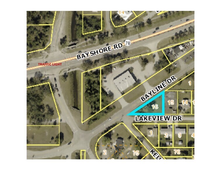 208 Lakeview Dr, North Fort Myers, FL à vendre - Aérien – Image 3 sur 4