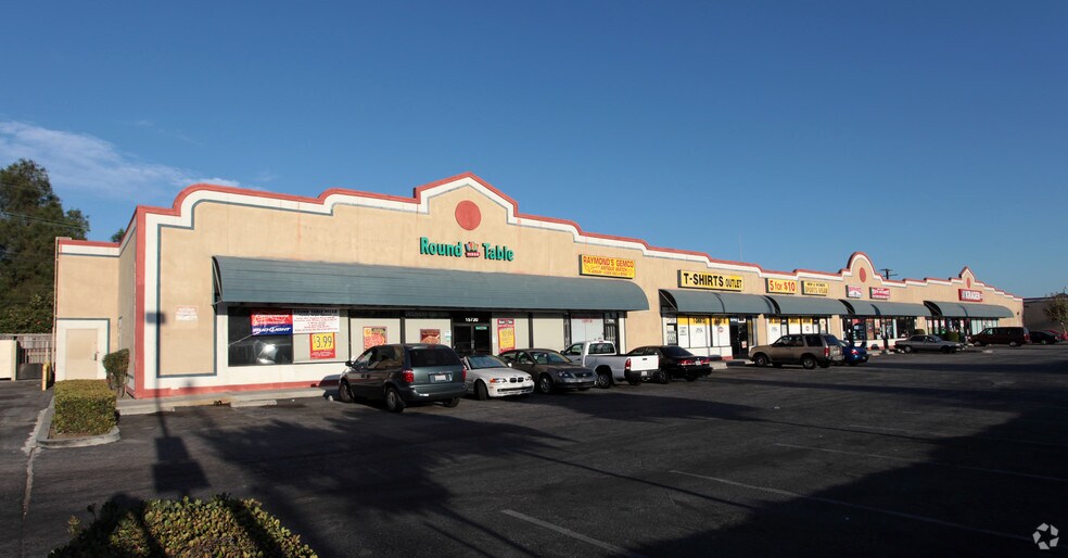 15700-15766 Bellflower Blvd, Bellflower, CA à louer - Photo de l’immeuble – Image 1 sur 2