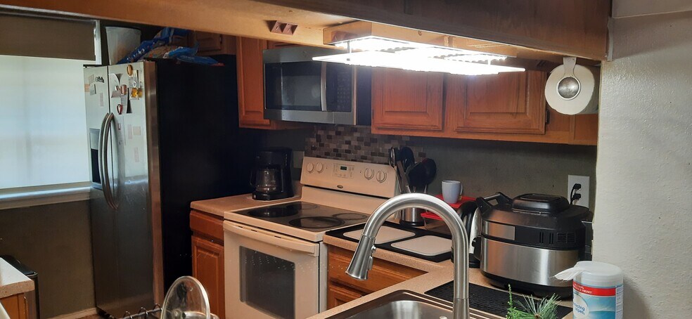 2121 Park Willow Ln. Unit C, Arlington, TX à vendre - Photo de l’immeuble – Image 2 sur 15