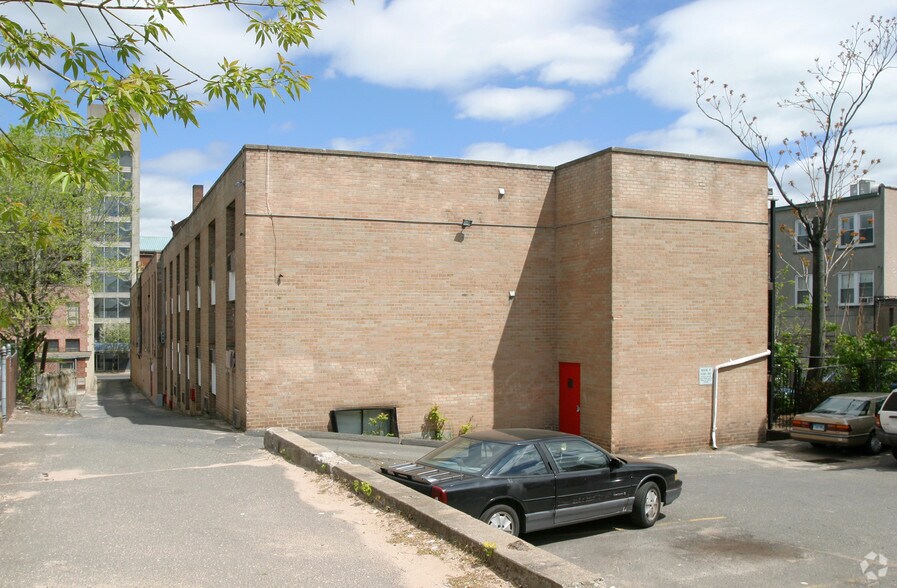 12-16 Washington St, New Britain, CT à louer - Photo de l’immeuble – Image 3 sur 4