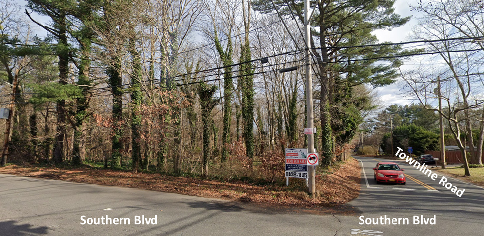 299 Southern Blvd, Smithtown, NY à vendre - Photo de l’immeuble – Image 1 sur 4