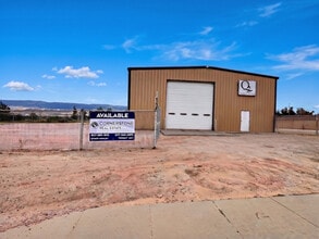 1312 Pendell Blvd, Mills, WY à louer Photo de l’immeuble– Image 1 sur 8