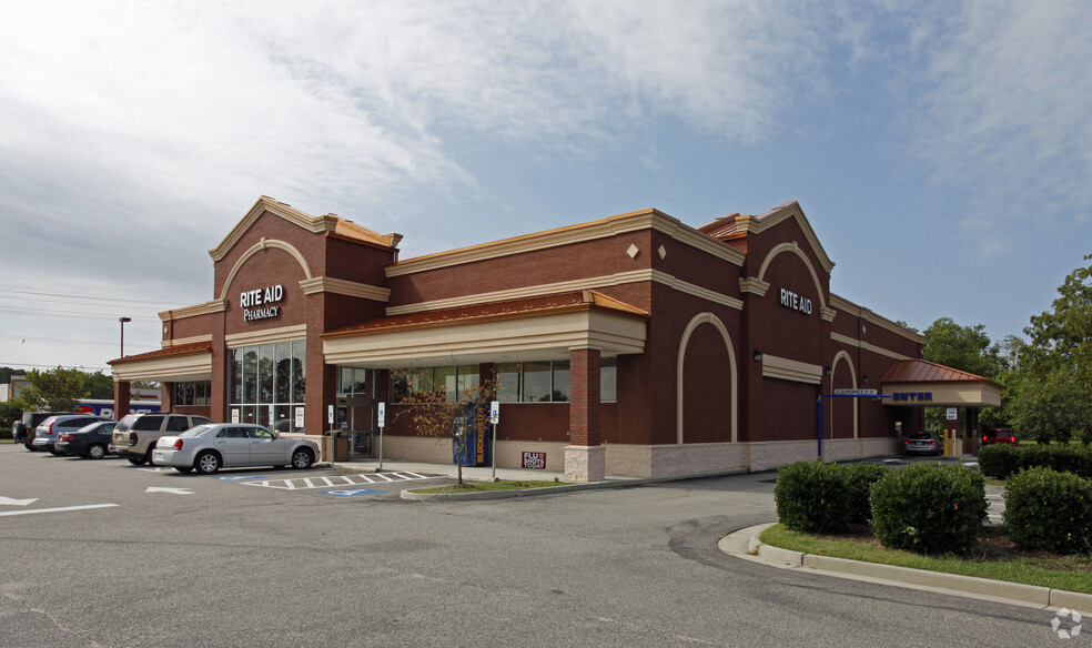 2460 George Washington Memorial Hwy, Hayes, VA à louer - Photo de l’immeuble – Image 2 sur 13