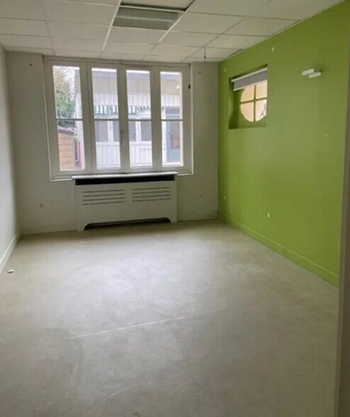 Bureau dans Versailles à louer - Photo de l’immeuble – Image 2 sur 9
