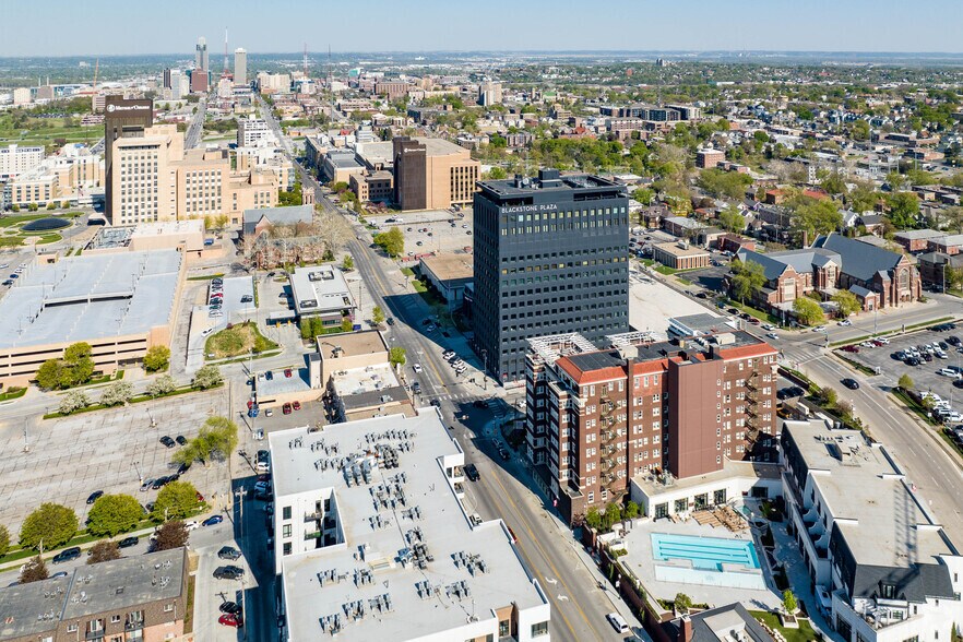 3555 Farnam, Omaha, NE à louer - Aérien – Image 3 sur 20