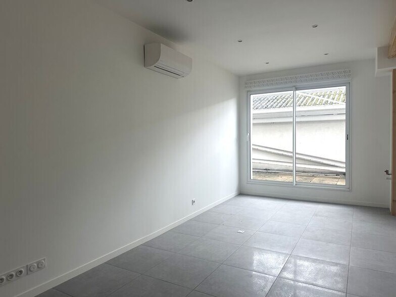 Bureau dans Villeurbanne à louer - Photo de l’immeuble – Image 2 sur 6