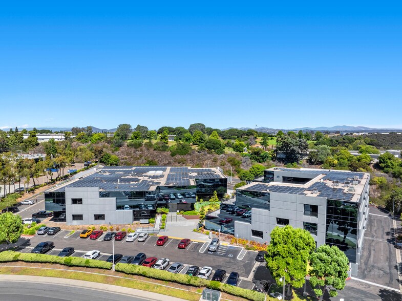 6160 Cornerstone Ct E, San Diego, CA à louer - Photo de l’immeuble – Image 3 sur 5