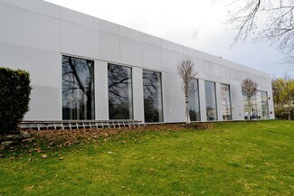 Plus de détails pour 10 Robertson Ave, White Plains, NY - Local commercial à louer