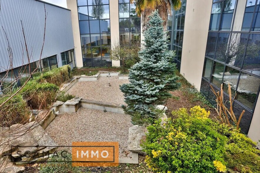 4 Rue Des Malines, 91090 Lisses, Lisses à louer - Photo de l’immeuble – Image 2 sur 5