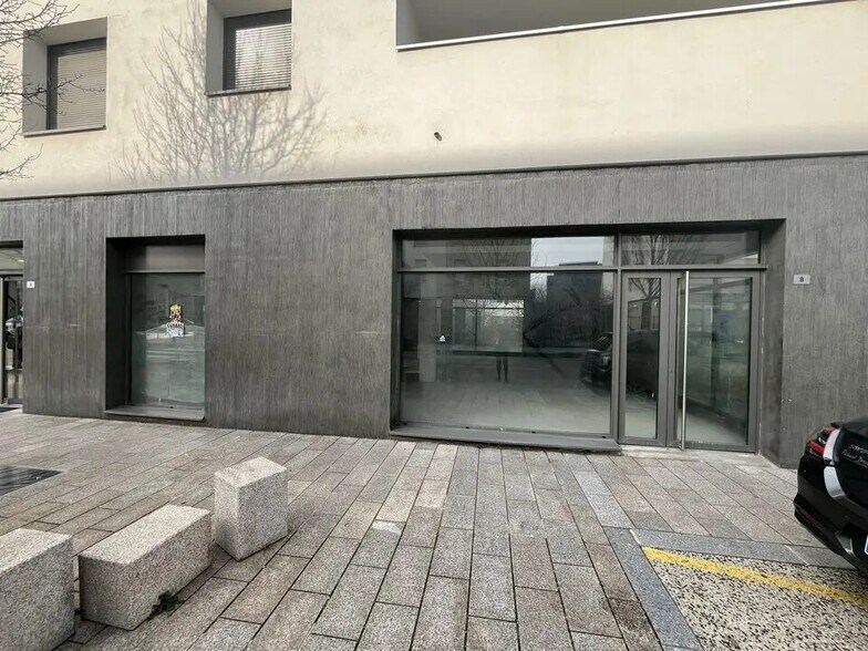 8 Avenue Georges Pompidou, Saint-Priest à louer - Photo de l’immeuble – Image 1 sur 5