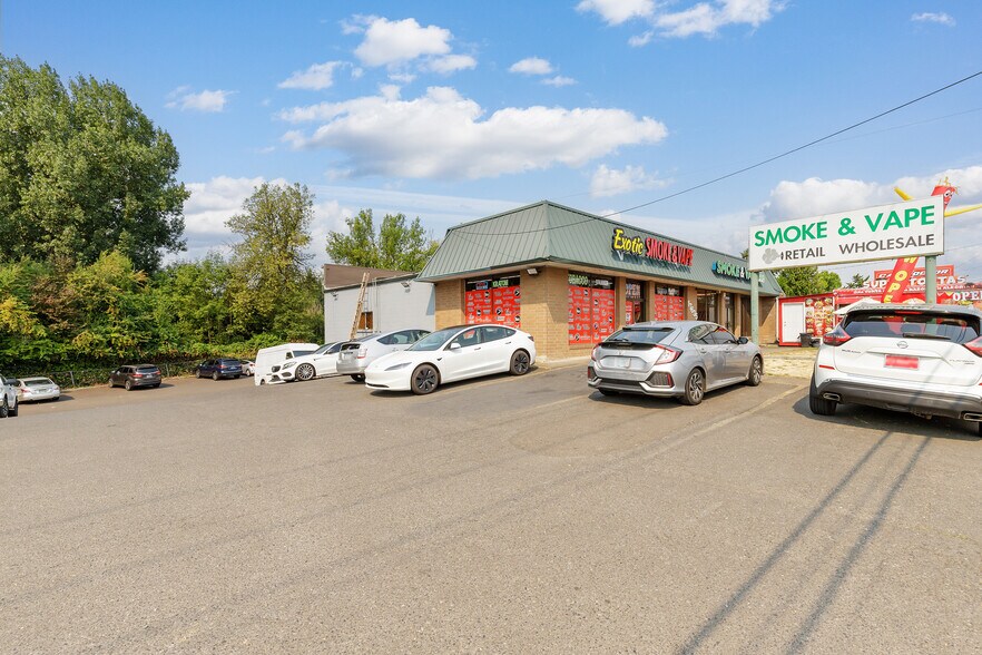 17635 SE McLoughlin Blvd, Milwaukie, OR à vendre - Photo de l’immeuble – Image 3 sur 18