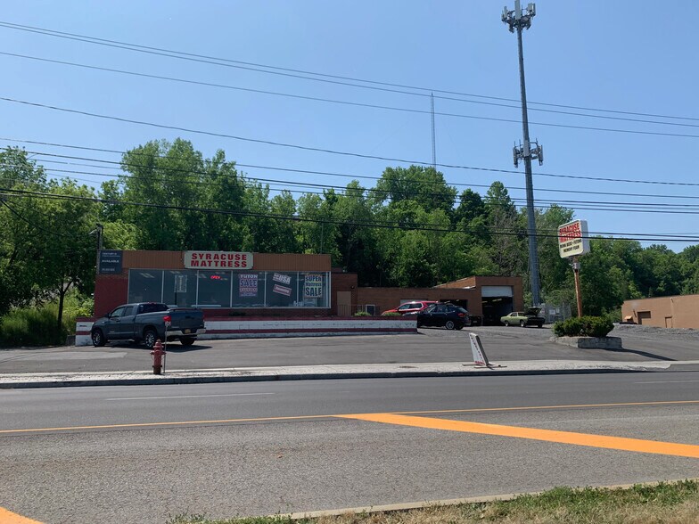 2792 Erie Blvd E, Syracuse, NY à vendre - Photo de l’immeuble – Image 2 sur 19