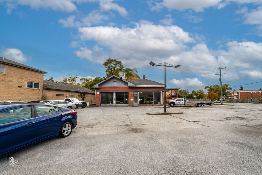 2010 S River Rd, Des Plaines, IL à vendre - Photo de l’immeuble – Image 2 sur 6