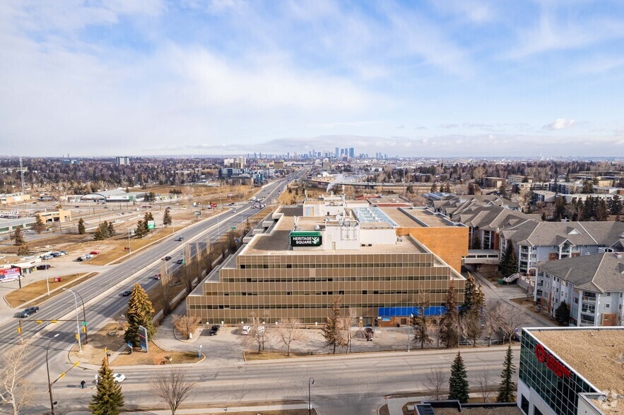 8500 Macleod Trl SE, Calgary, AB à louer - Aérien – Image 2 sur 13