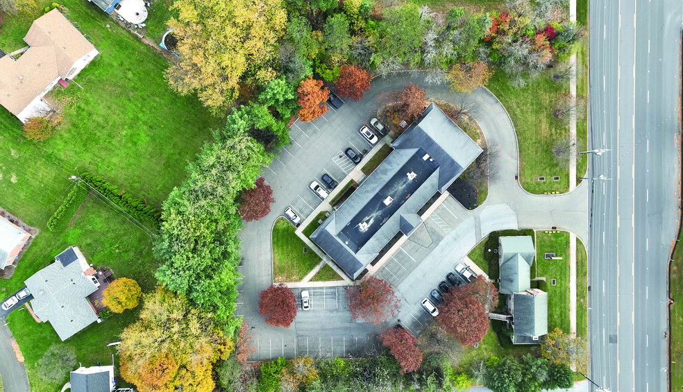 2330-2350 Schoenersville Rd, Bethlehem, PA à louer - Photo de l’immeuble – Image 2 sur 5